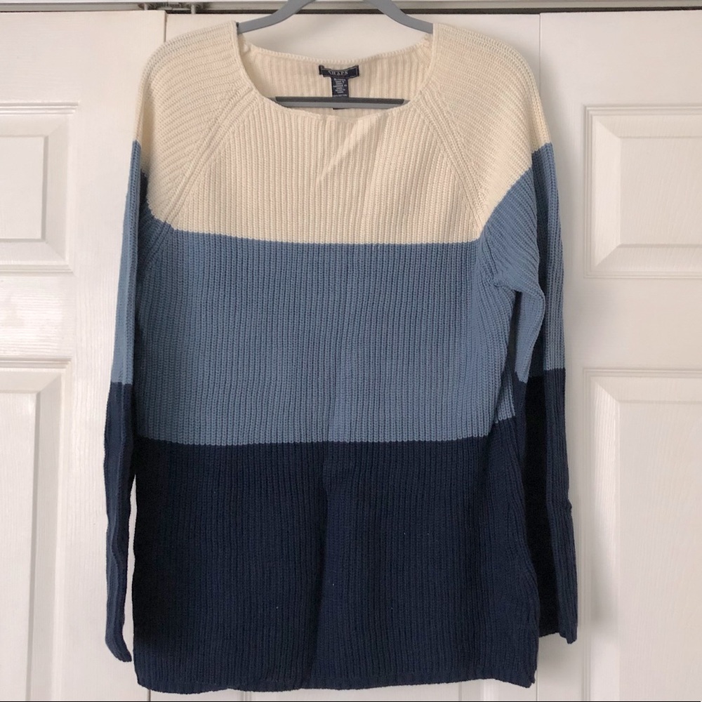 Women’s Chaps sweater.